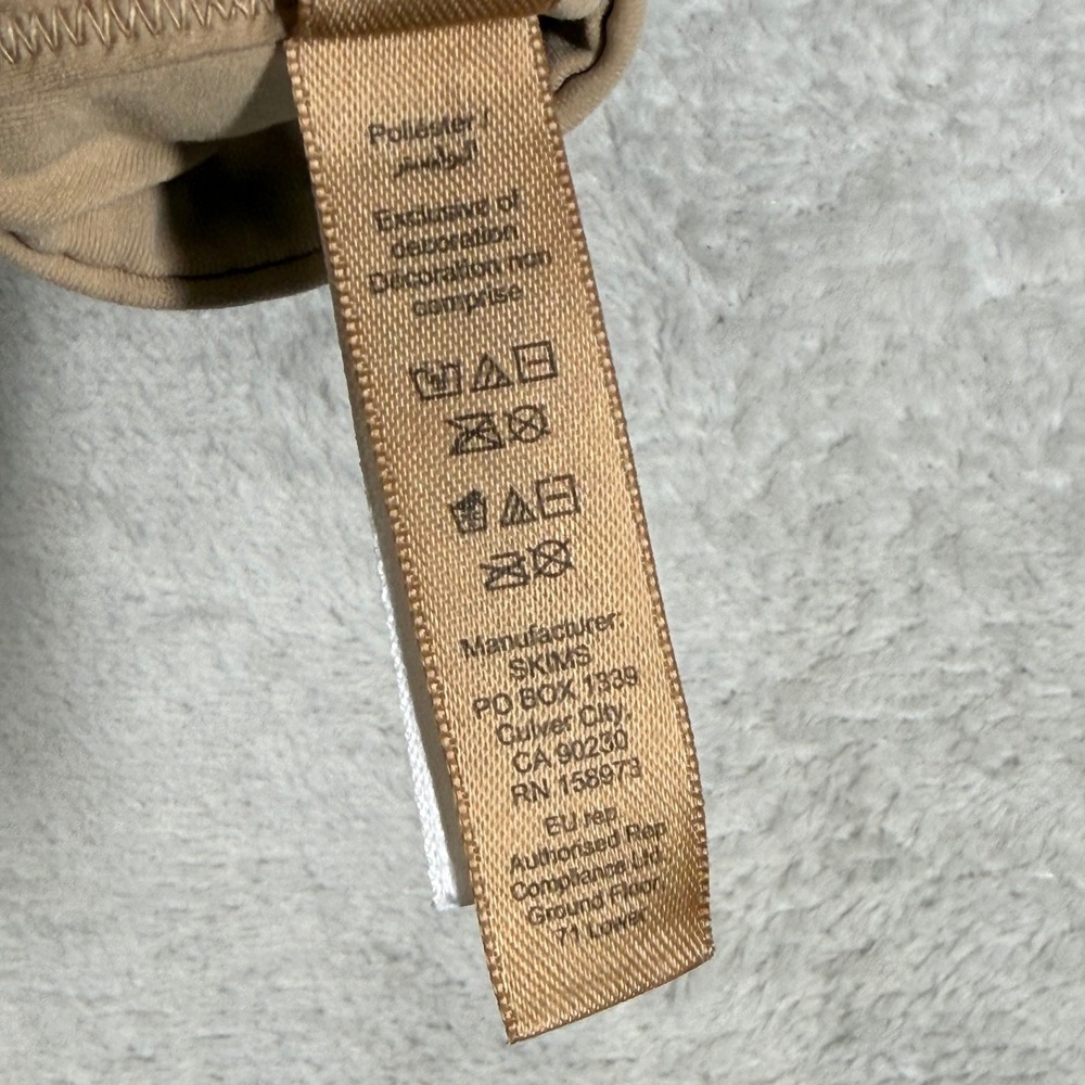 SKIMS Fits Everybody Multi-Way Bandeau Bra Clay Beige 32DDD BA-BAN-9055 NEW - Picture 5 of 12